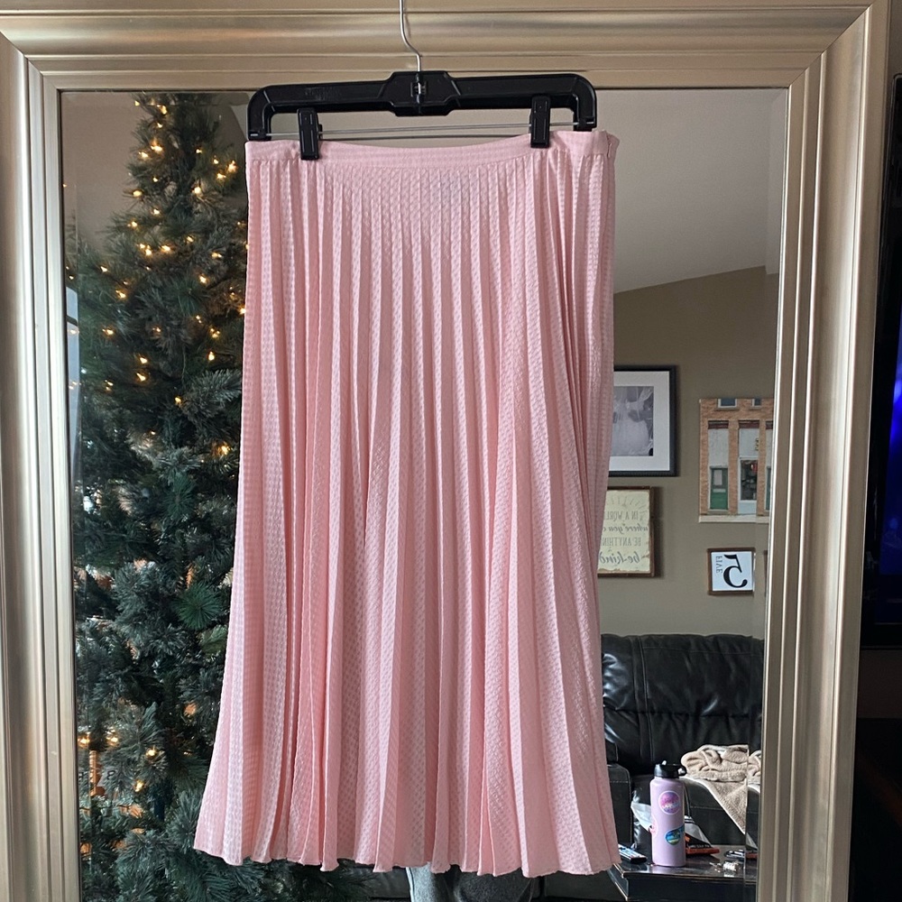 Pink, pleated midi skirt